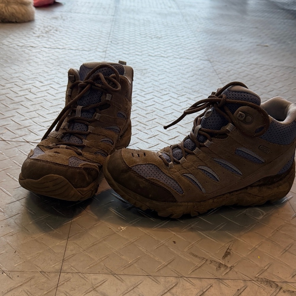 Merrell Women's Gray and Black Footwear